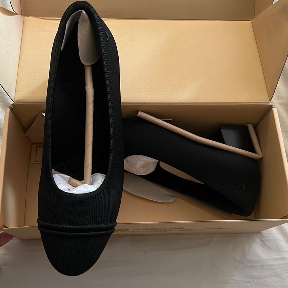 Vivaia Julie 2.0 black heels